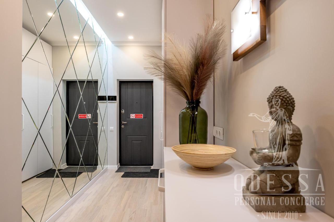 City Center New House Odessa Buitenkant foto