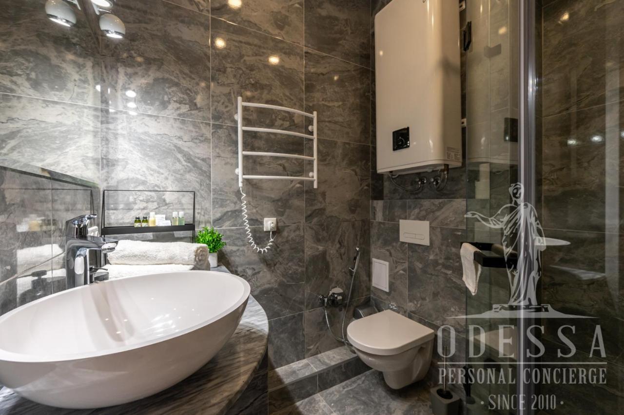 City Center New House Odessa Buitenkant foto