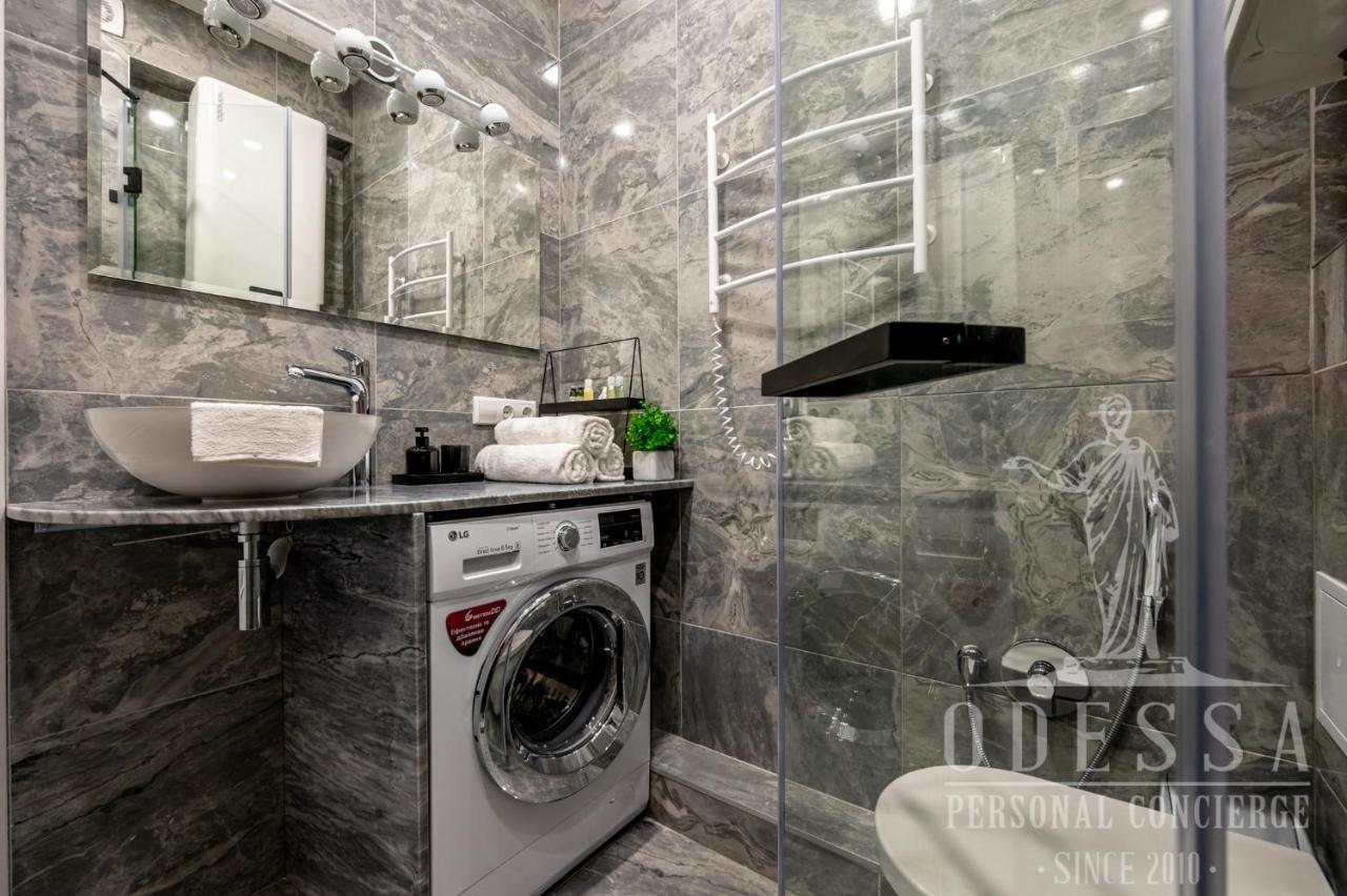 City Center New House Odessa Buitenkant foto
